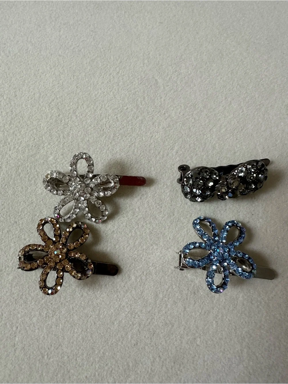 Gold-Tone Flower Crystal hair clips with Yellow Petal Accents. 8 clips